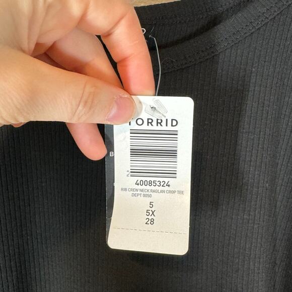 NWT Torrid Rib Crew Neck Raglan Crop Tee Black 5X - Picture 9 of 10